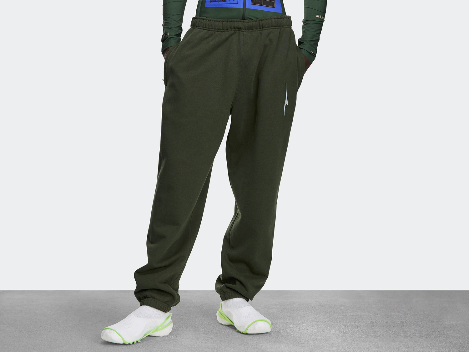 Джоггеры Canada Goose Rigel, Moss Khaki
Джоггеры Canada Goose Rigel, Moss Khaki