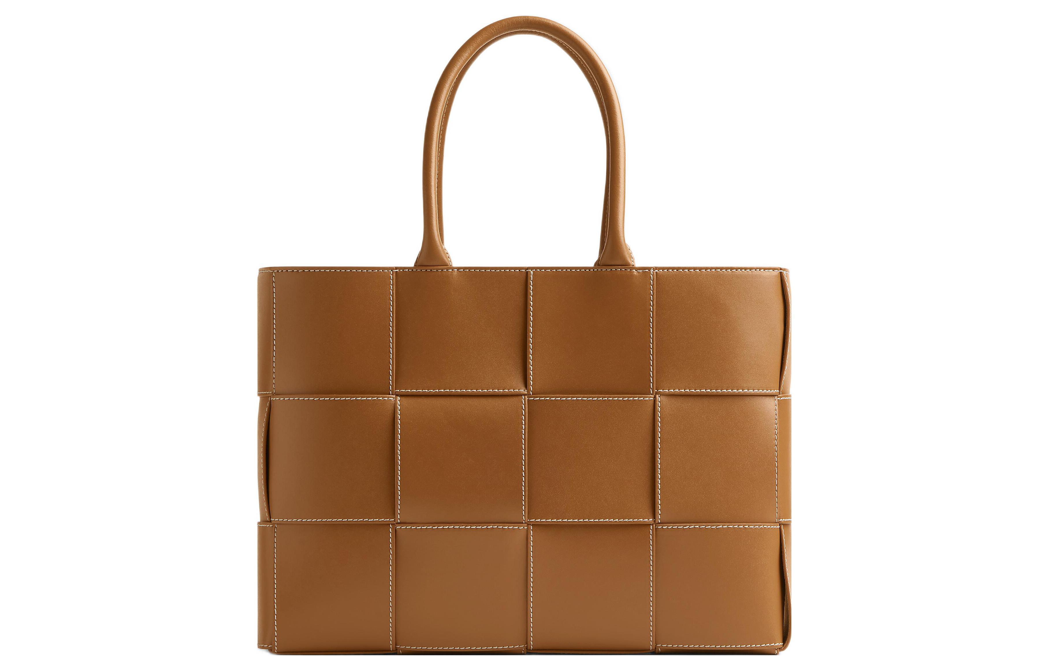 Bottega Veneta Сумка-шоппер ARCO из коровьей кожи среднего размера мужская коричневая
Bottega Veneta Сумка-шоппер ARCO из коровьей кожи среднего размера мужская коричневая