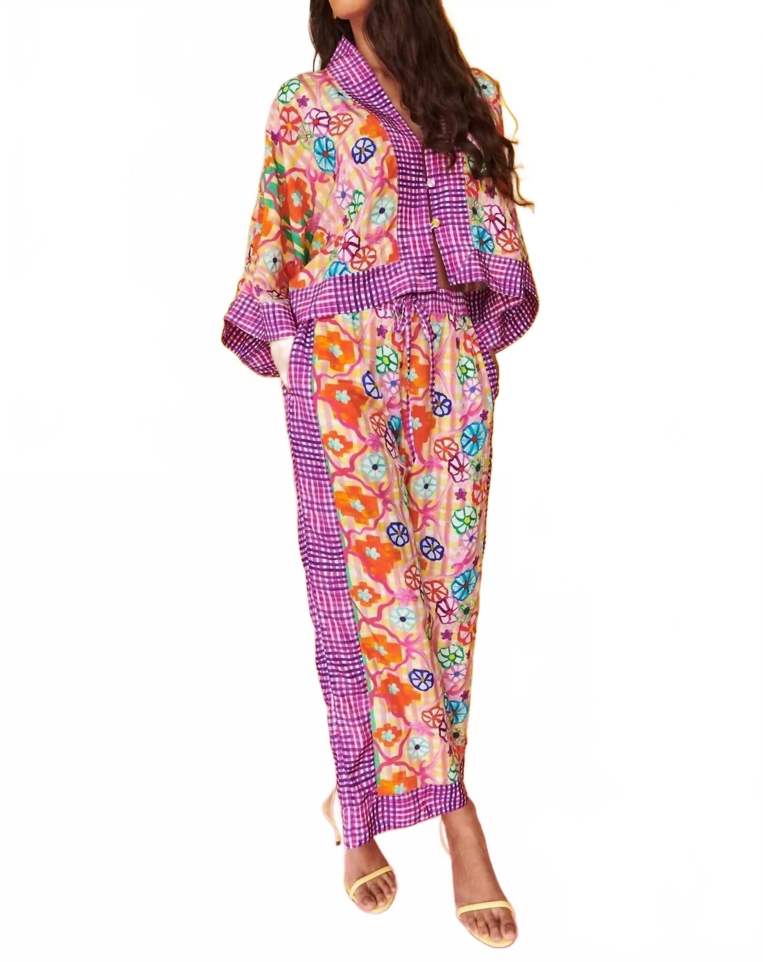 Yatri топ в мультицвете CELiA B
Yatri топ в мультицвете CELiA B