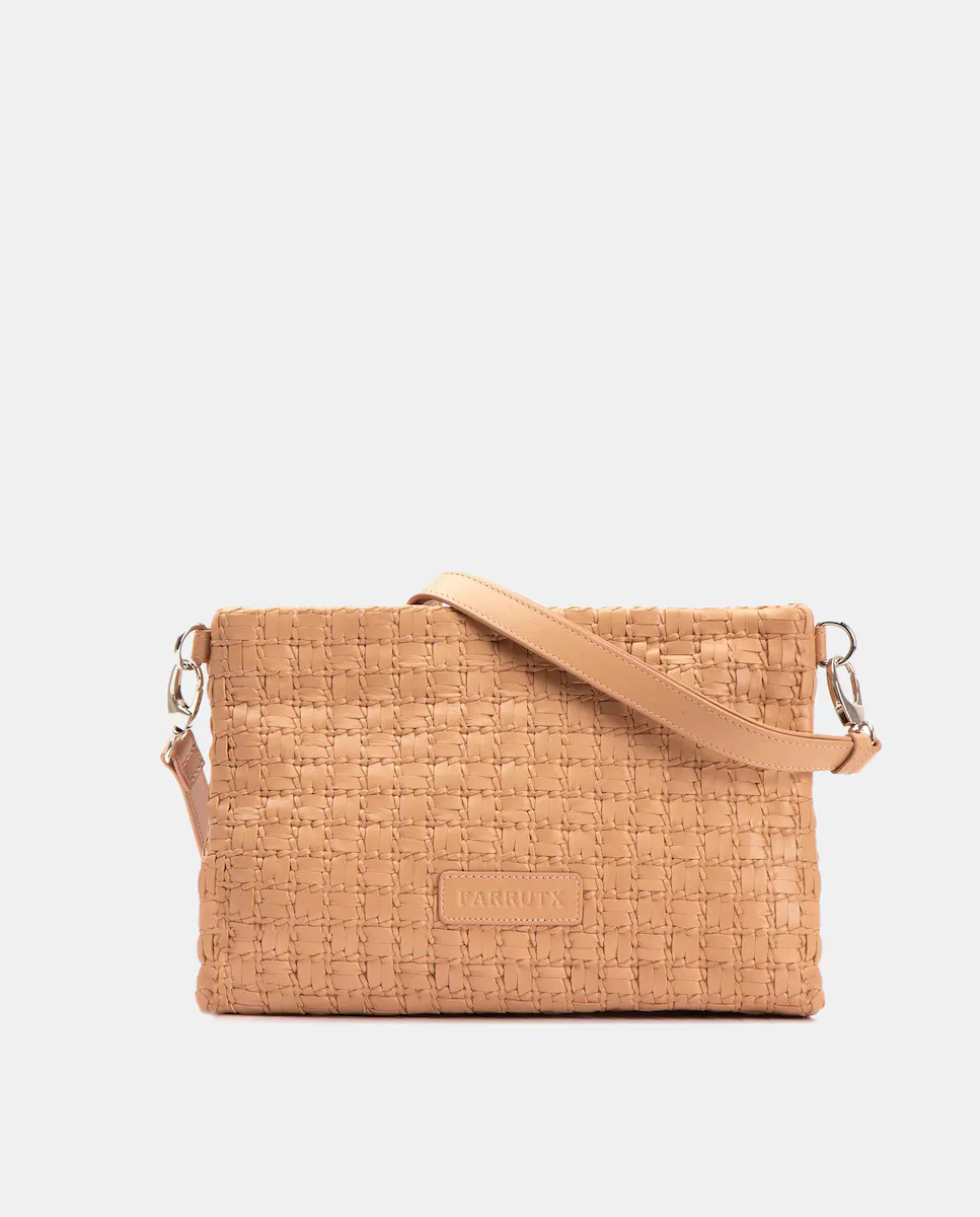 Женская кожаная плетеная сумка через плечо цвета макияжа Farrutx
Женская кожаная плетеная сумка через плечо цвета макияжа Farrutx