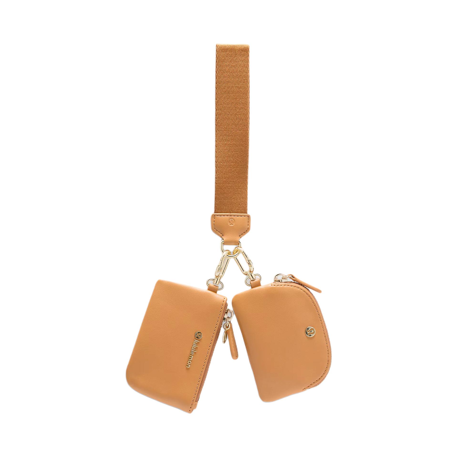 Lululemon Женский кошелек для монет из искусственной кожи каштанового цвета, Chestnut
Lululemon Женский кошелек для монет из искусственной кожи каштанового цвета, Chestnut