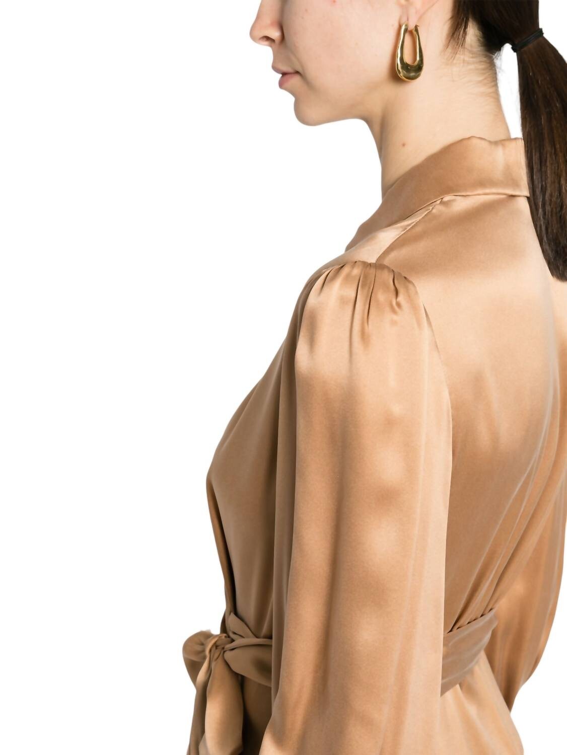 Песочное шелковое мини-платье с запахом Zimmermann
Песочное шелковое мини-платье с запахом Zimmermann