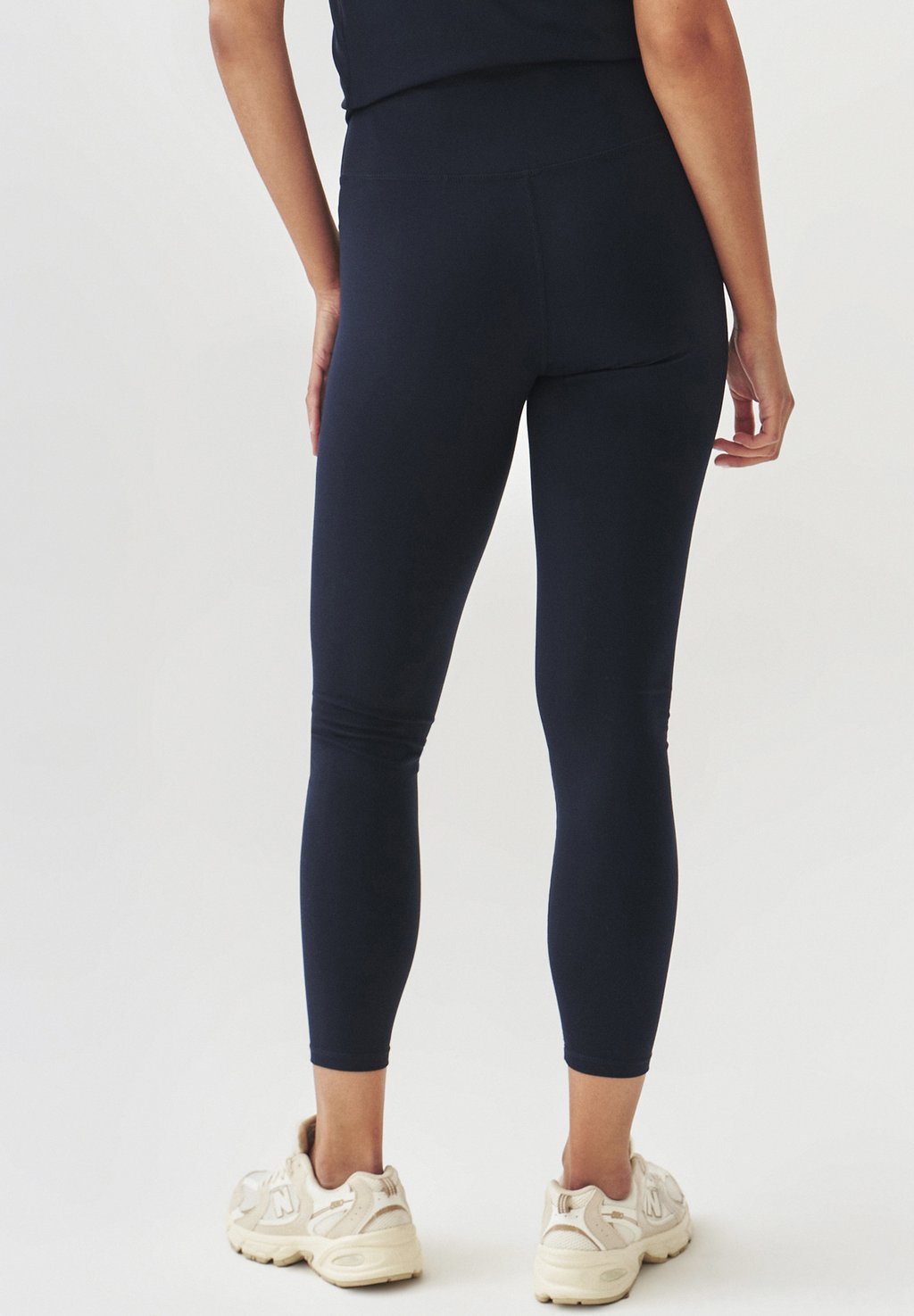 Леггинсы LEA TATUUM, темно-синий
Леггинсы LEA TATUUM, темно-синий