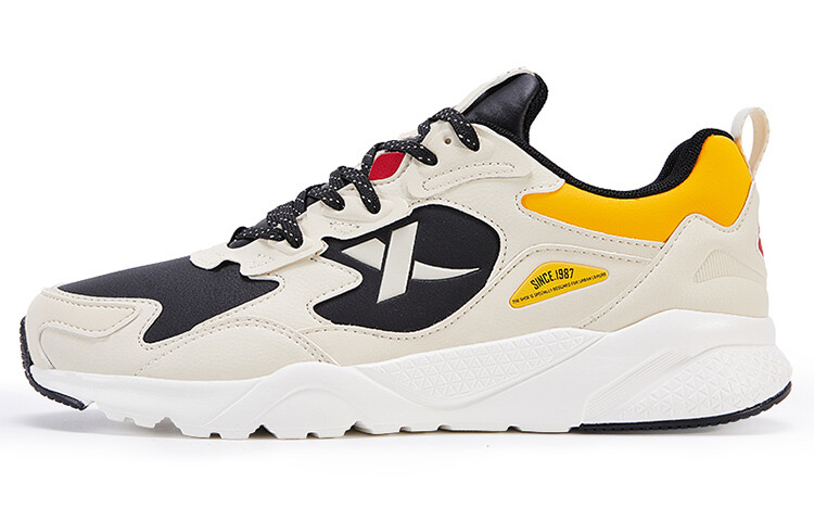 Кроссовки мужские толстые низкие рис/черный/желтый Xtep
Кроссовки мужские толстые низкие рис/черный/желтый Xtep