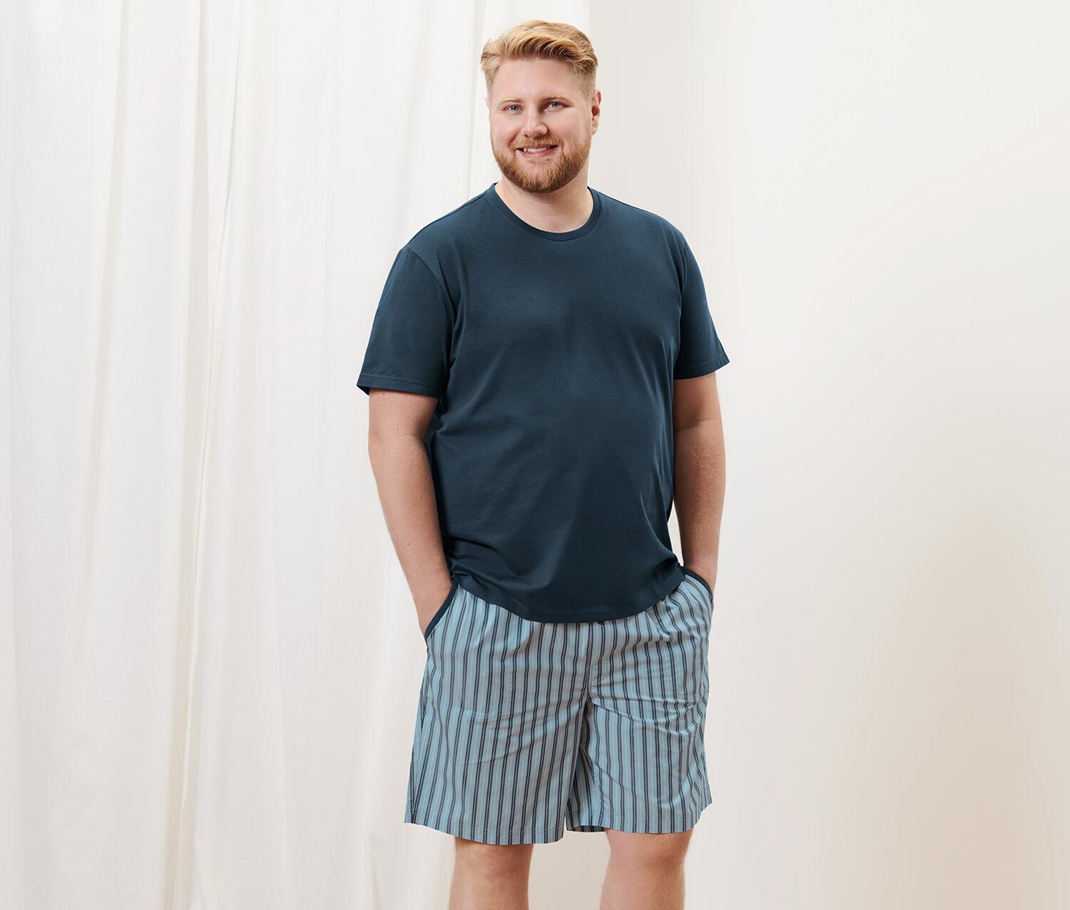 Короткая пижама с ткаными брюками Tchibo, топ темно-синий
Короткая пижама с ткаными брюками Tchibo, топ темно-синий