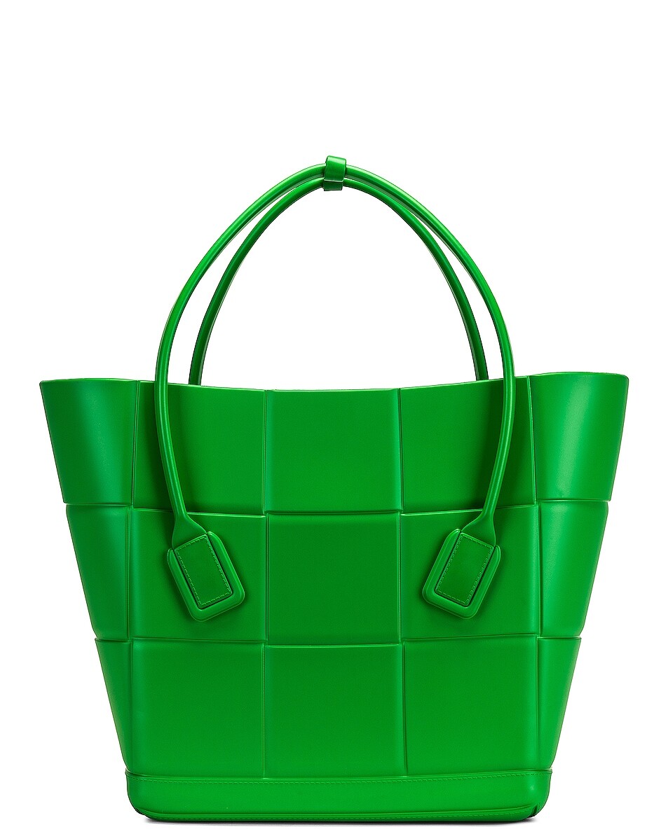 Сумка-тоут Bottega Veneta Medium Arco Shopping, цвет Grass & Silver, Зеленый, Сумка-тоут Bottega Veneta Medium Arco Shopping, цвет Grass & Silver
Сумка-тоут Bottega Veneta Medium Arco Shopping, цвет Grass & Silver, Зеленый, Сумка-тоут Bottega Veneta Medium Arco Shopping, цвет Grass & Silver