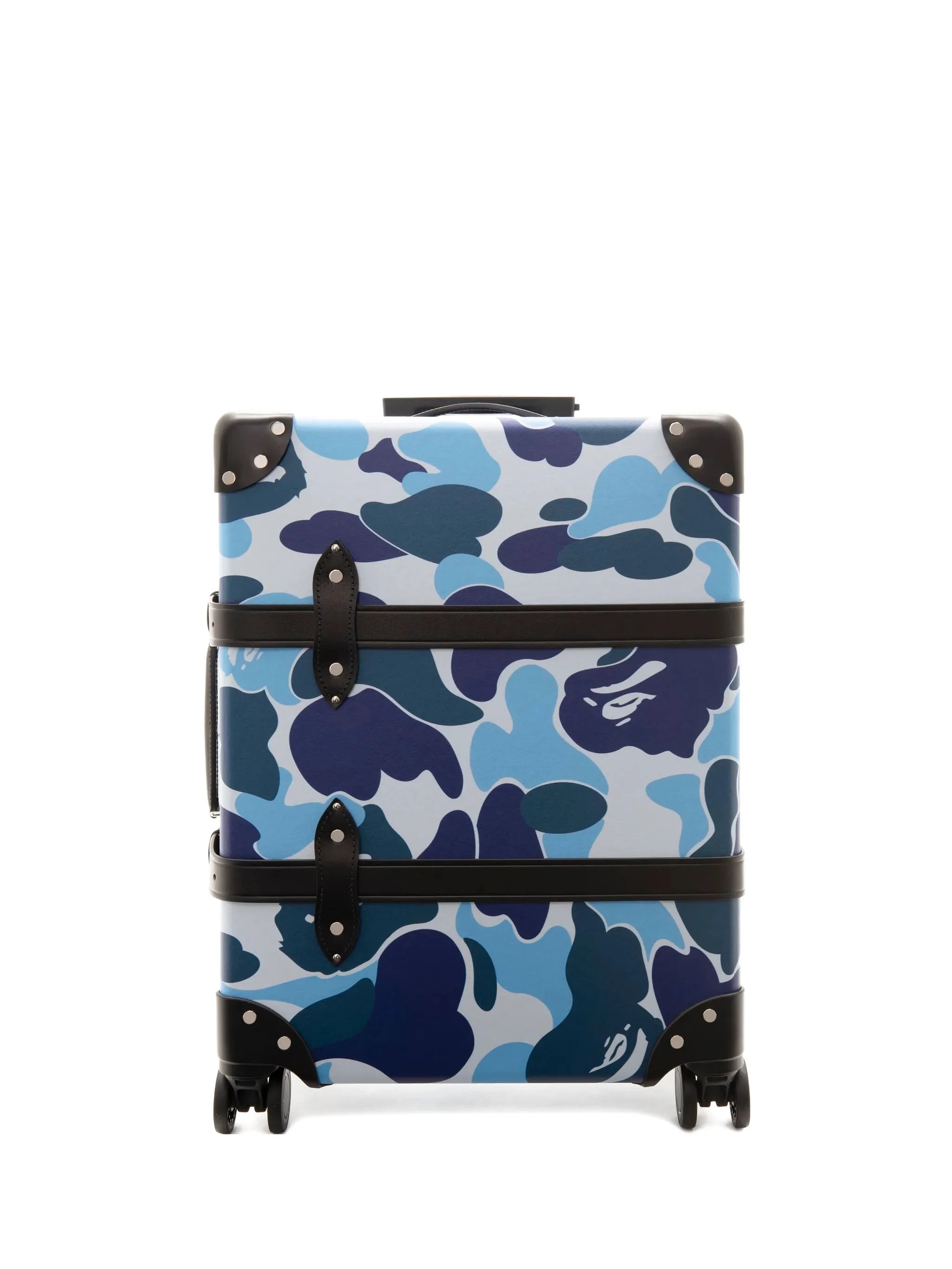 Дорожная сумка с камуфляжным узором из коллаборации с Globe-Trotter A Bathing Ape, синий
Дорожная сумка с камуфляжным узором из коллаборации с Globe-Trotter A Bathing Ape, синий
