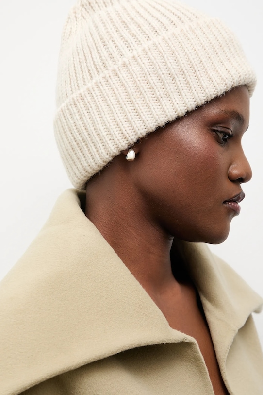 Шерстяная шапка Answear.Lab, бежевый
Шерстяная шапка Answear.Lab, бежевый