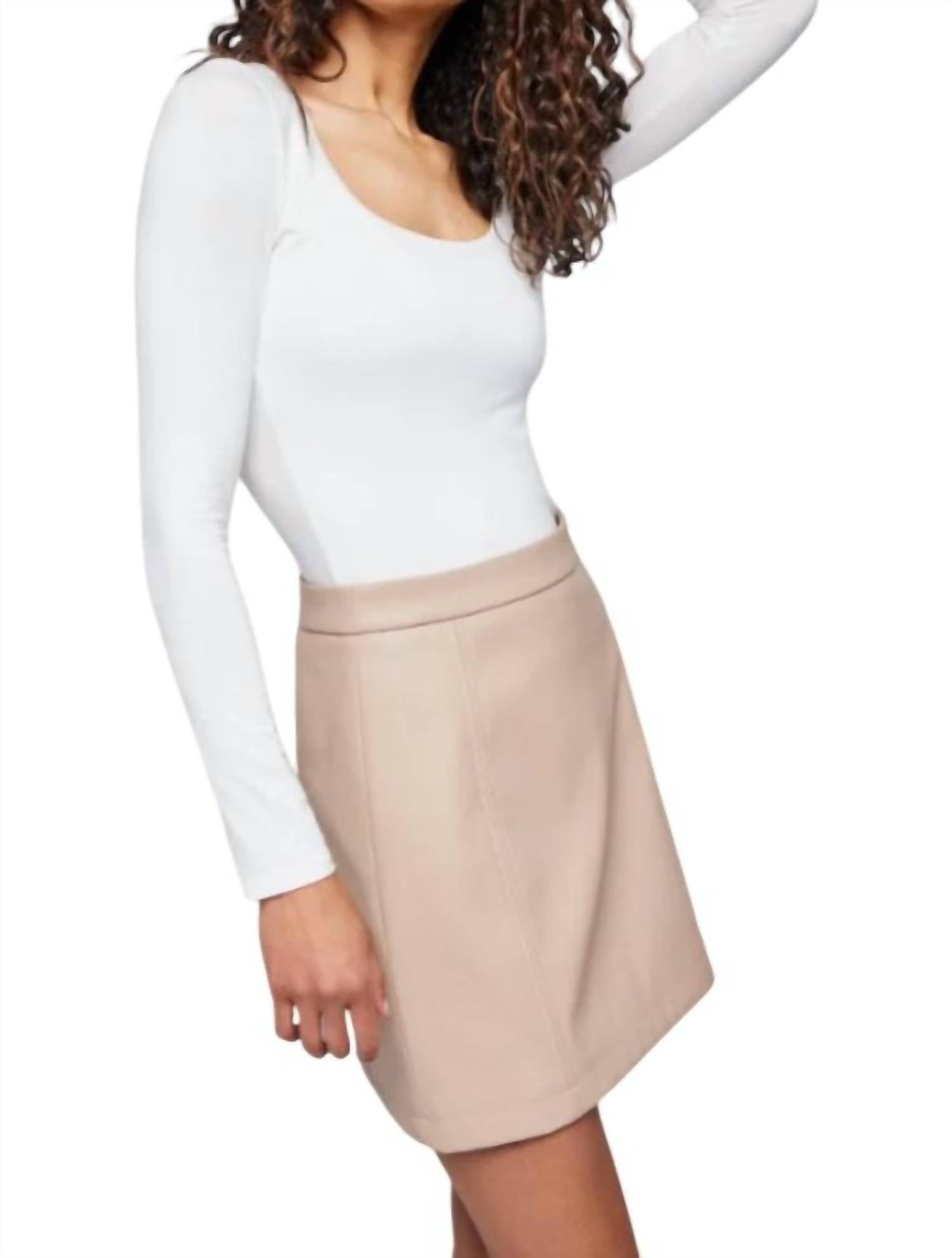 Юбка Крисси цвета буйволовой кожи Gentle Fawn, цвет buff
Юбка Крисси цвета буйволовой кожи Gentle Fawn, цвет buff