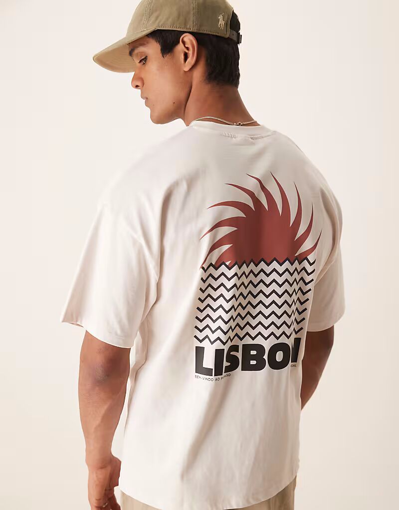 Футболка Selected Homme свободного кроя с принтом «Лиссабон» на спине кремового цвета
Футболка Selected Homme свободного кроя с принтом «Лиссабон» на спине кремового цвета