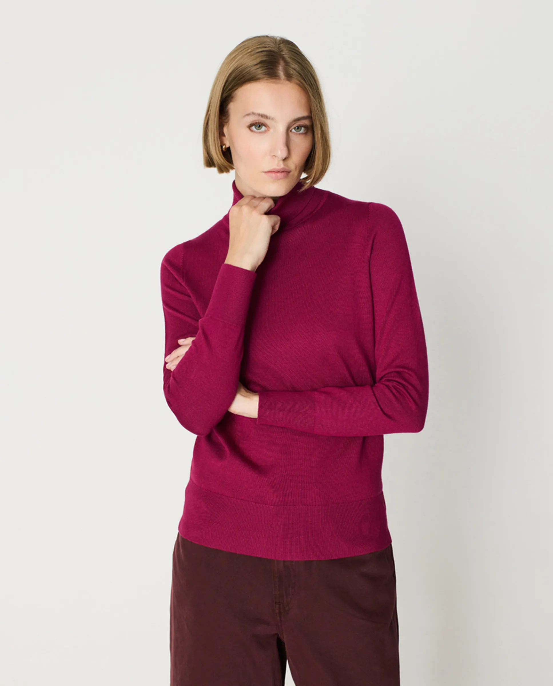 Базовый женский свитер с широкой резинкой на манжетах и подоле Escorpion, гранатовый
Базовый женский свитер с широкой резинкой на манжетах и подоле Escorpion, гранатовый