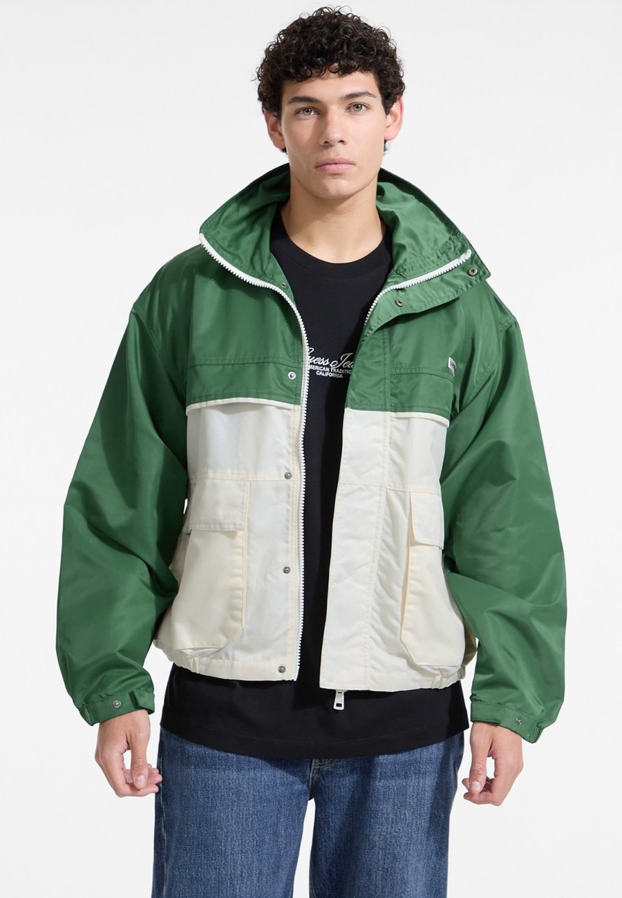 Куртка Guess Jeans COLOR-BLOCK-OPTIK, Mehrfarbig, Grün/Green
Куртка Guess Jeans COLOR-BLOCK-OPTIK, Mehrfarbig, Grün/Green