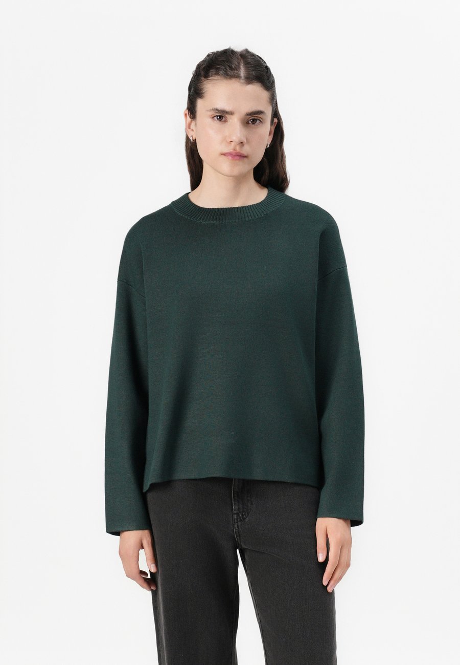 Джемпер Vero Moda VMSILJE O-NECK BOXY, Pine Grove/Dark Green
Джемпер Vero Moda VMSILJE O-NECK BOXY, Pine Grove/Dark Green