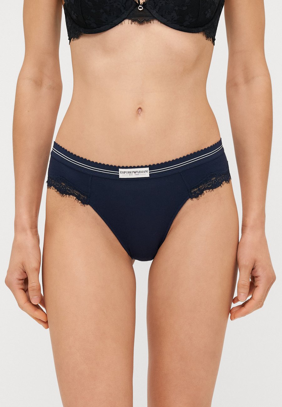 Брифы Emporio Armani BRAZILIAN, Marine/Dark Blue
Брифы Emporio Armani BRAZILIAN, Marine/Dark Blue