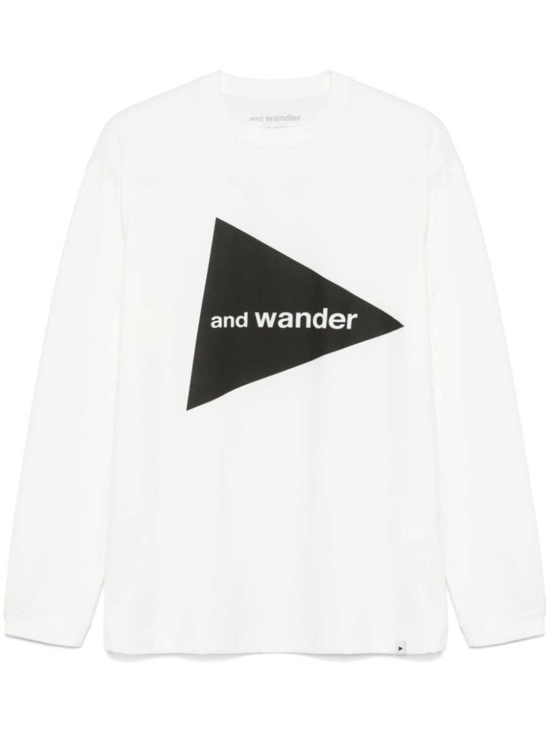 Футболка с логотипом And Wander, белый 
Футболка с логотипом And Wander, белый