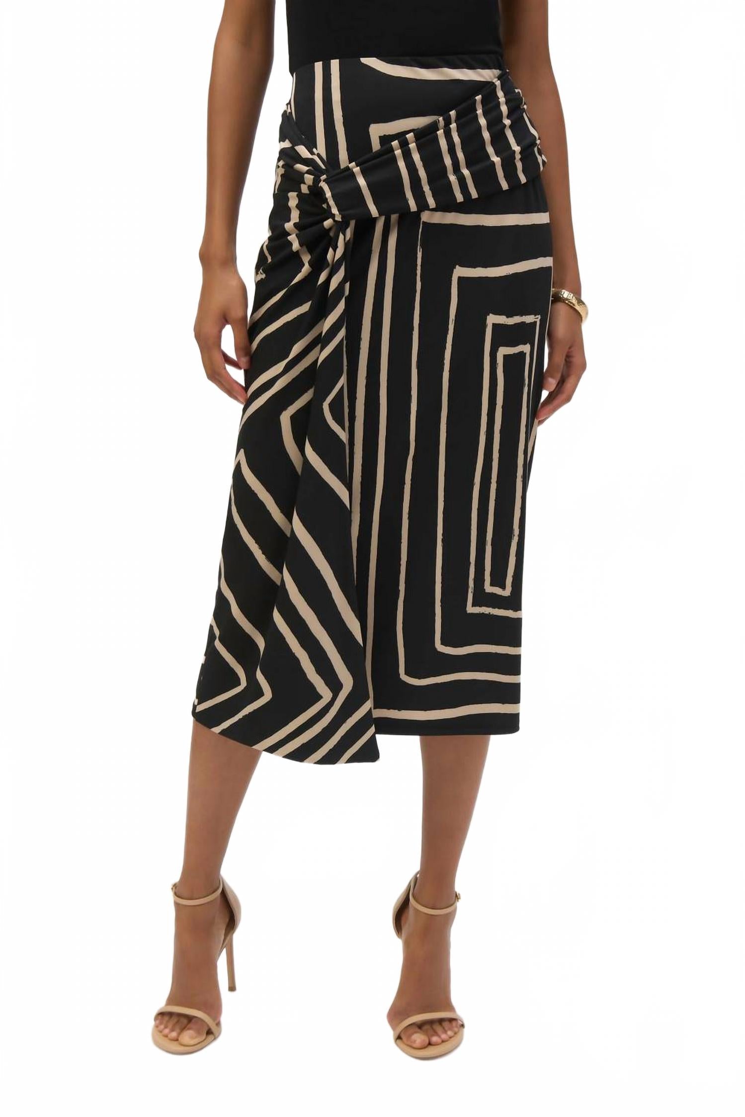 Шелковый трикотажный карандаш-юбка с геометрическим принтом в черно-бежевых тонах Joseph Ribkoff
Шелковый трикотажный карандаш-юбка с геометрическим принтом в черно-бежевых тонах Joseph Ribkoff