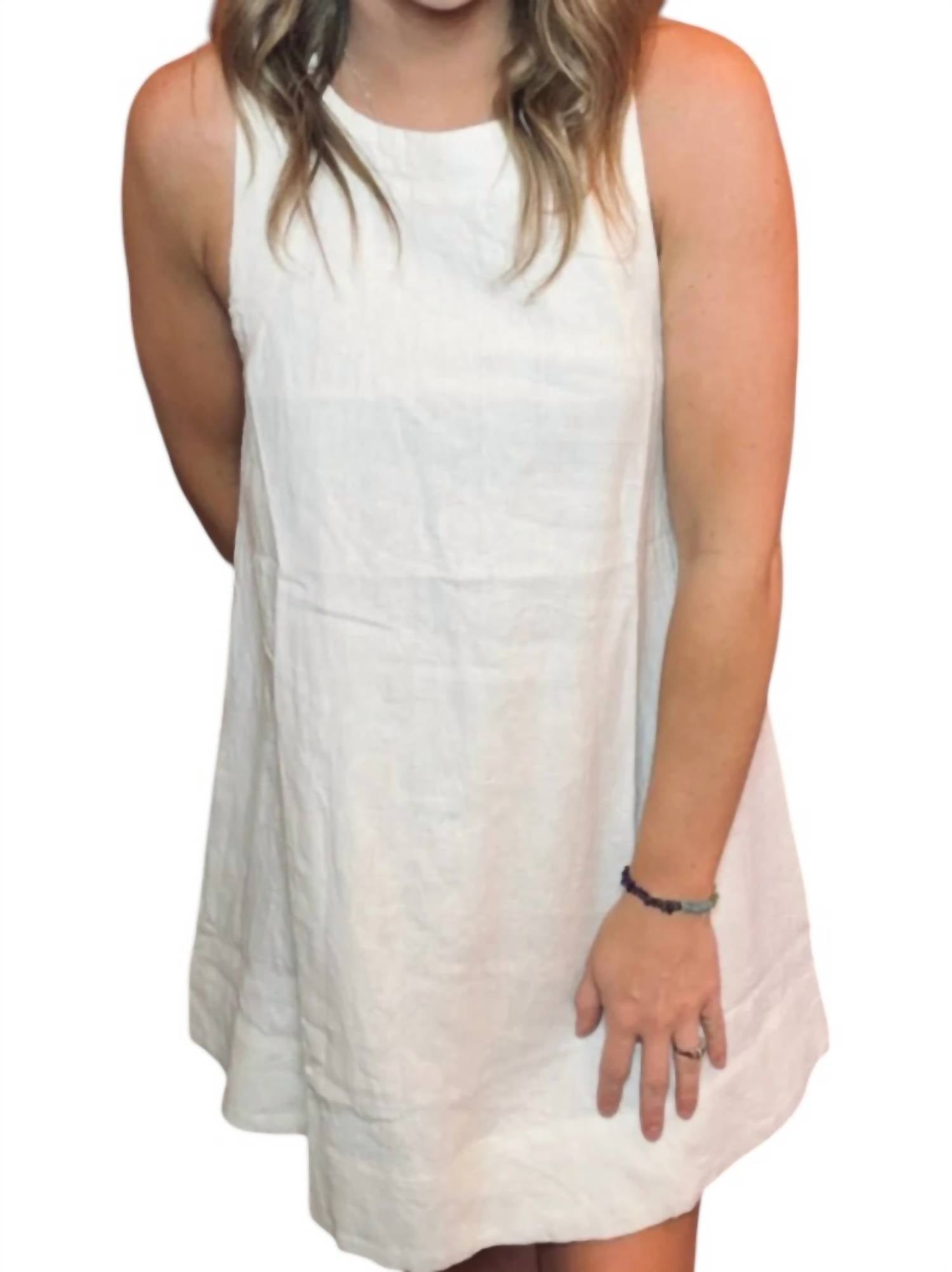 By Together Белое льняное платье в стиле "бэби-долл"
By Together Белое льняное платье в стиле "бэби-долл"