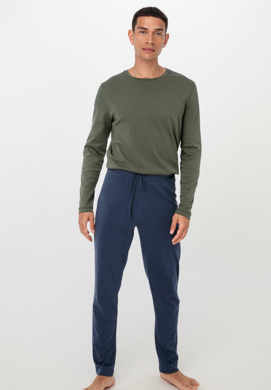 Пижамные брюки Hessnatur SCHLAF AUS REINER, Dunkelblau/Blue
Пижамные брюки Hessnatur SCHLAF AUS REINER, Dunkelblau/Blue