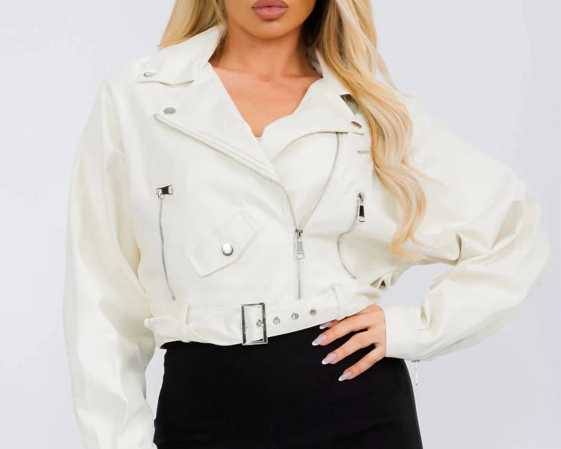 Белая кожаная куртка в стиле Moto Giti Wholesale
Белая кожаная куртка в стиле Moto Giti Wholesale