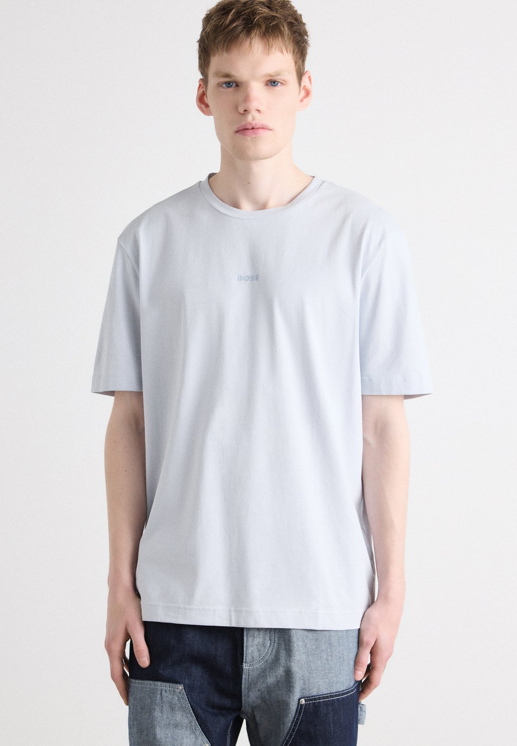 Базовая футболка BOSS, светло-серый
Базовая футболка BOSS, светло-серый