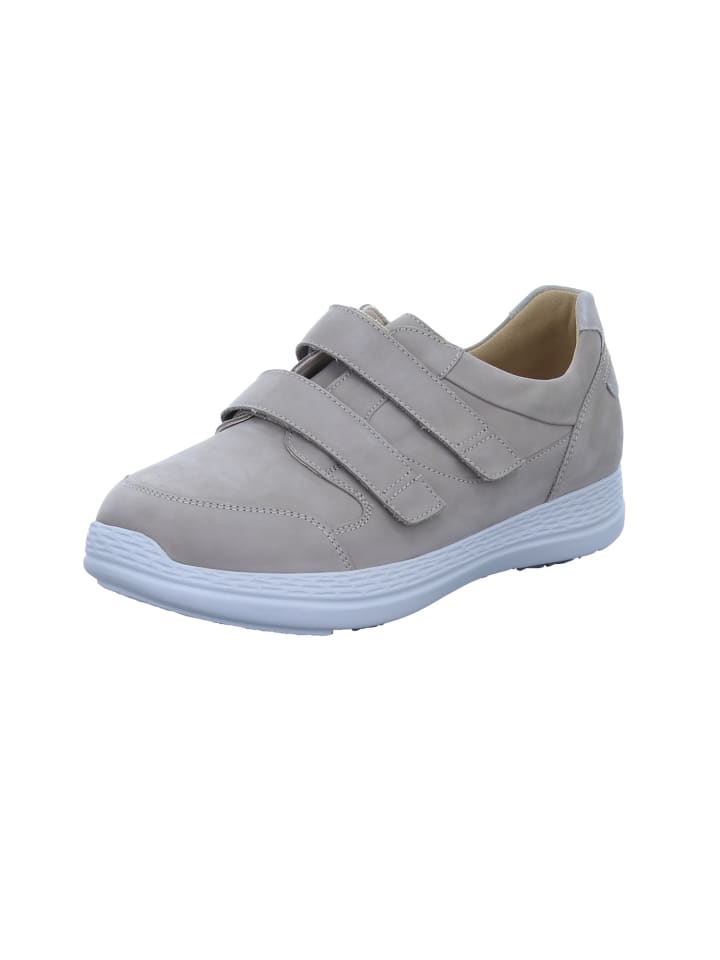 Низкие кеды бежевого цвета Ganter
Низкие кеды бежевого цвета Ganter