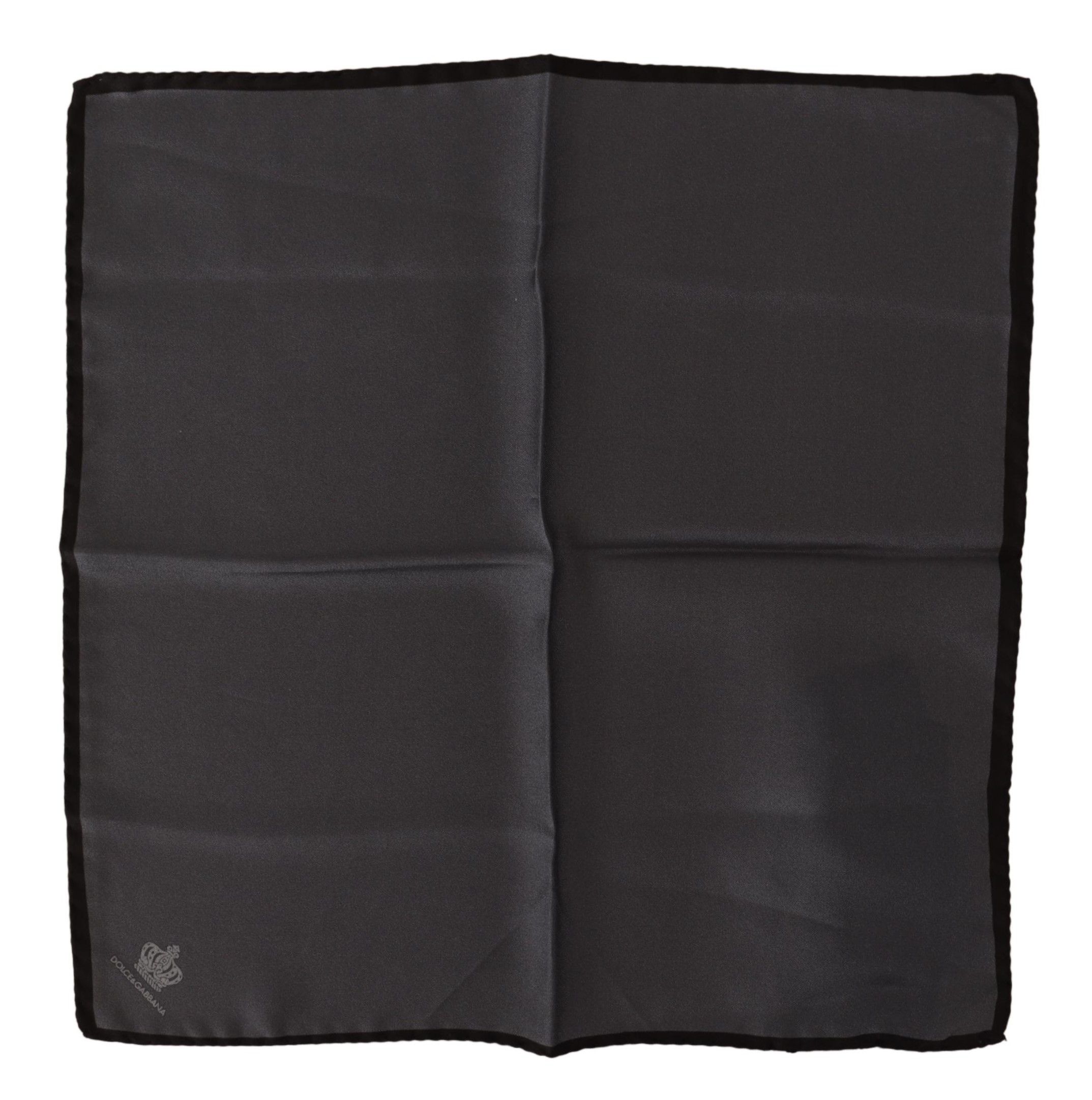 Элегантный шелковый носовой платок с принтом короны Dolce & Gabbana, серо-черный
Элегантный шелковый носовой платок с принтом короны Dolce & Gabbana, серо-черный