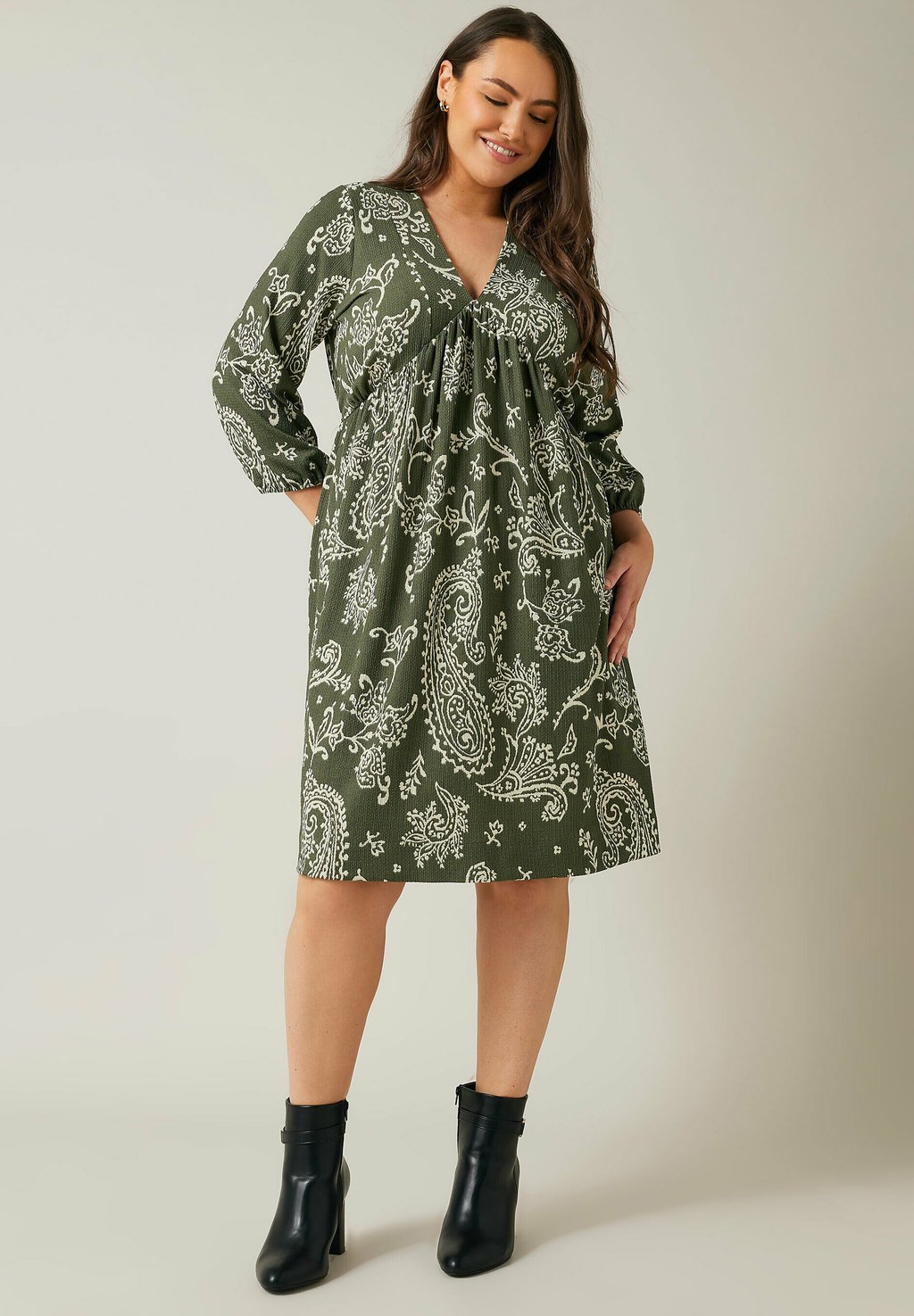 Повседневное платье Evans, зеленый
Повседневное платье Evans, зеленый