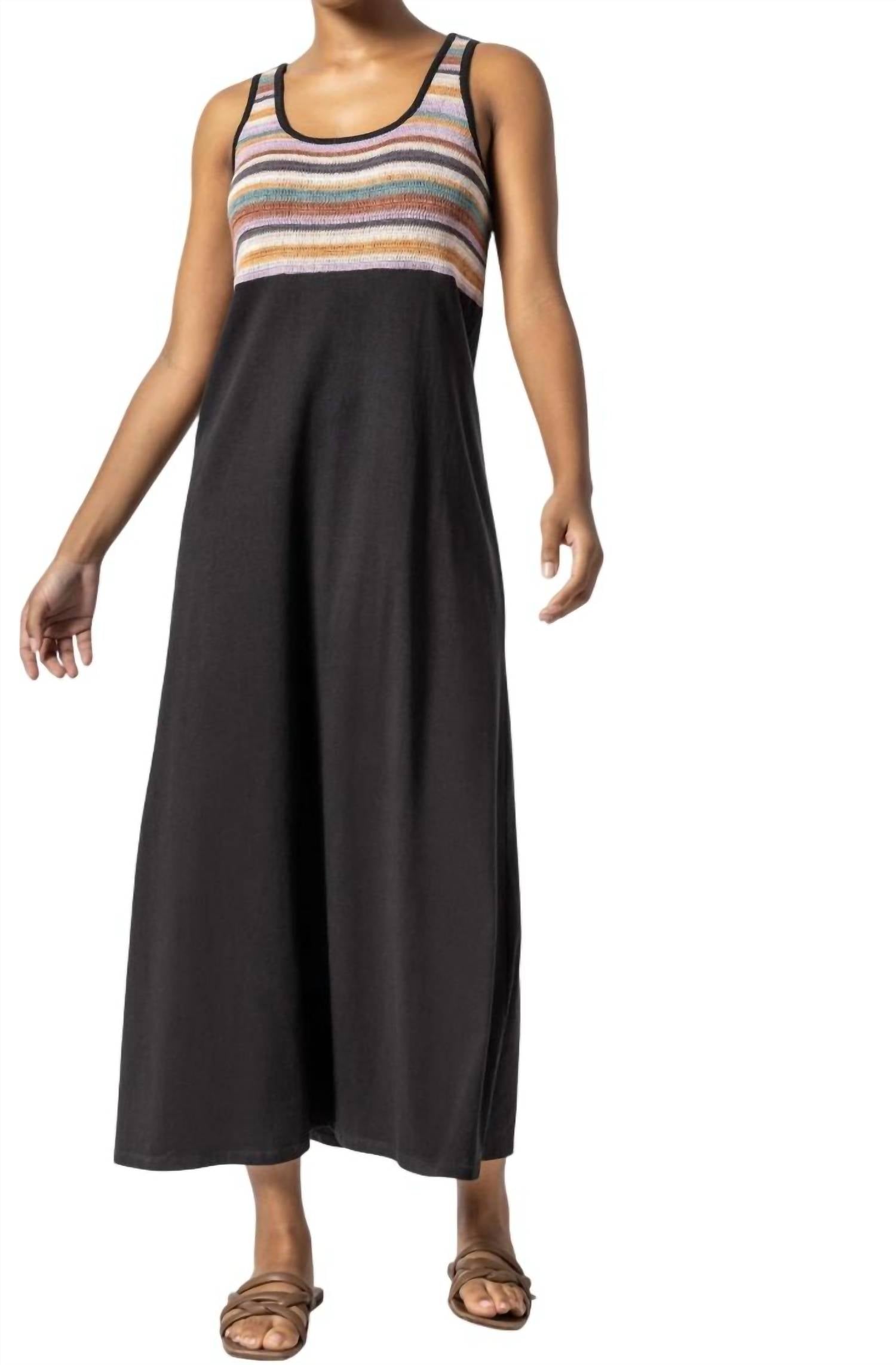 Платье макси с вставкой крючком в черном цвете Multi Lilla P
Платье макси с вставкой крючком в черном цвете Multi Lilla P