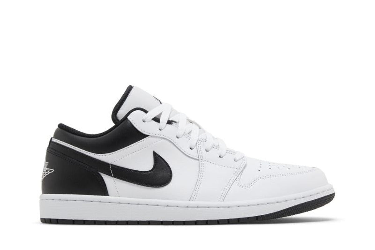 Кроссовки AIR JORDAN 1 LOW WHITE/BLACK
Кроссовки AIR JORDAN 1 LOW WHITE/BLACK