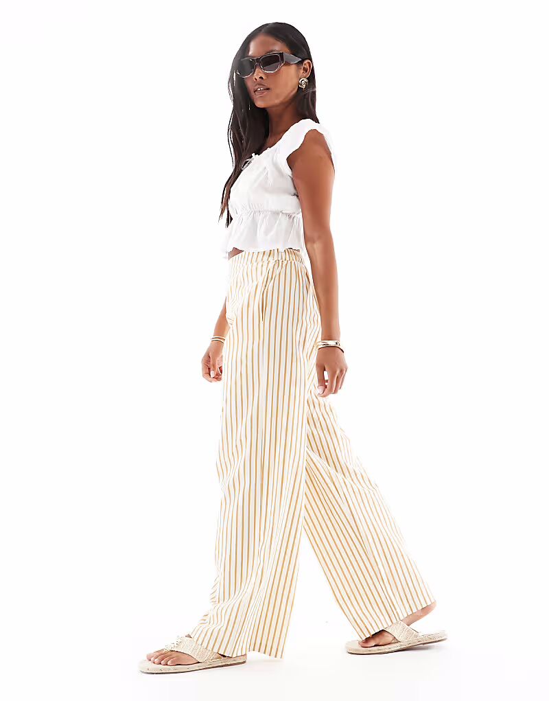 Брюки прямого кроя из сирсакера Petite в коричневую полоску Asos Design
Брюки прямого кроя из сирсакера Petite в коричневую полоску Asos Design