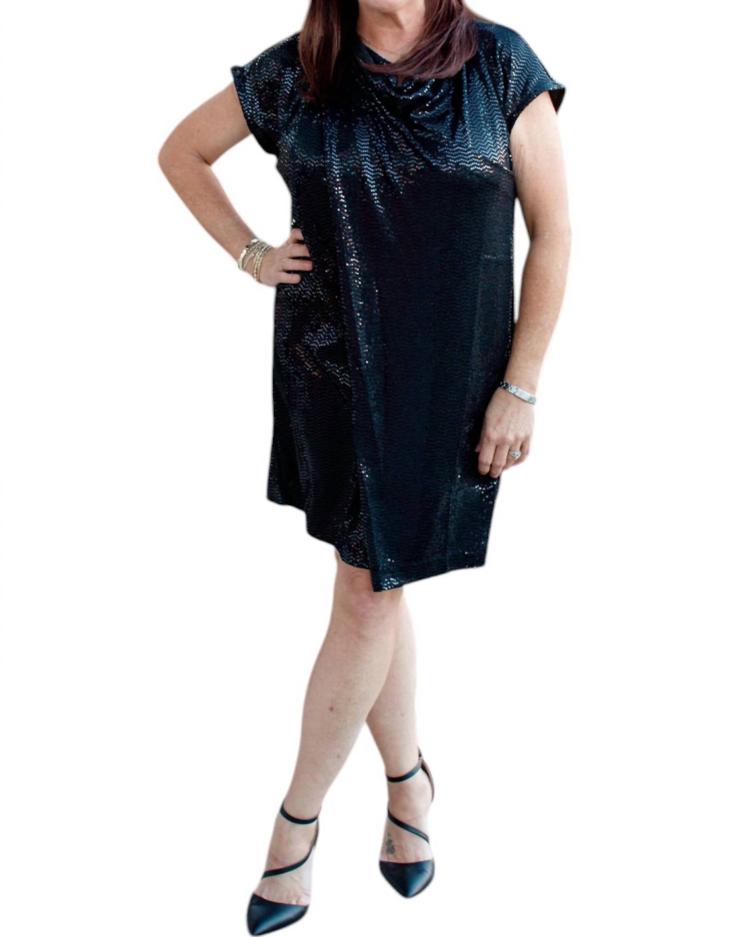 Платье Умы в черном цвете Isle
Платье Умы в черном цвете Isle