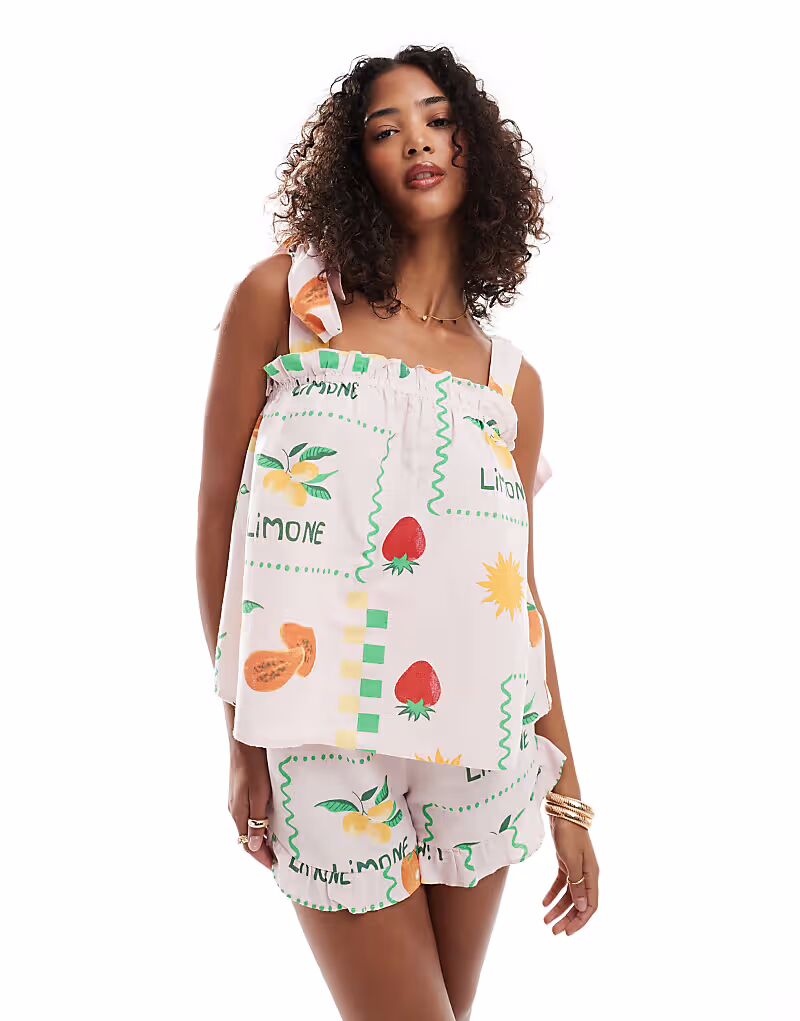 Короткий комбинезон с высокой талией Pieces в бледно-розовой цветовой гамме с фруктовым принтом
Короткий комбинезон с высокой талией Pieces в бледно-розовой цветовой гамме с фруктовым принтом