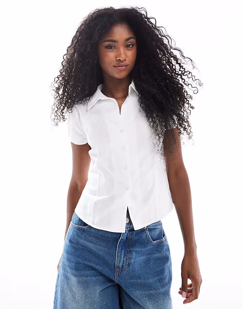 Белая рубашка Miss Selfridge с короткими рукавами
Белая рубашка Miss Selfridge с короткими рукавами