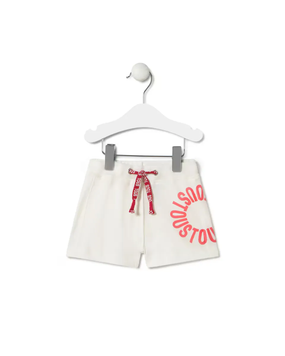 Хлопковые шорты-бермуды для мальчика с круглым логотипом Tous, цвет Crudo
Хлопковые шорты-бермуды для мальчика с круглым логотипом Tous, цвет Crudo