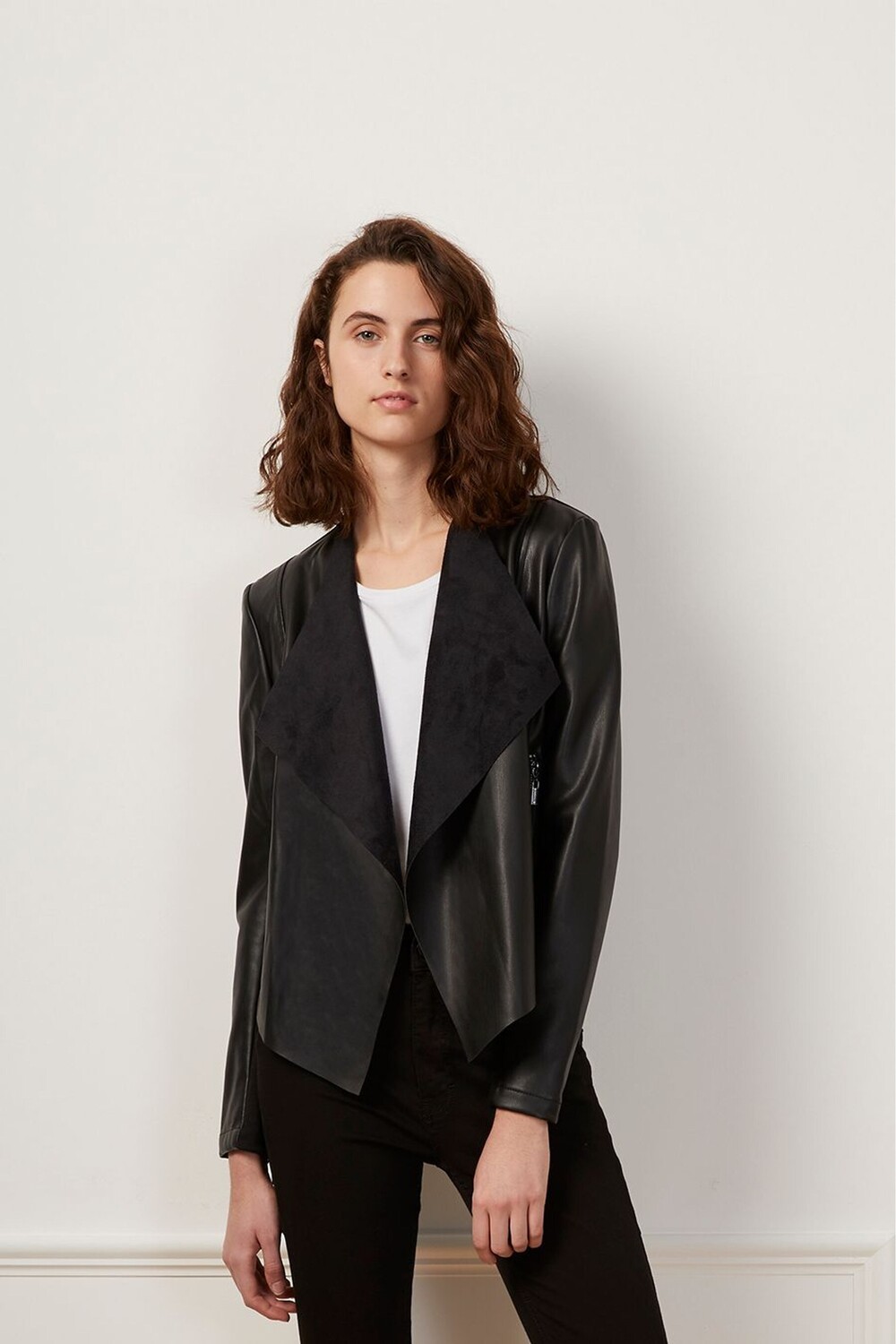 Черная многослойная куртка из полиуретана Stephanie's French Connection, черный
Черная многослойная куртка из полиуретана Stephanie's French Connection, черный