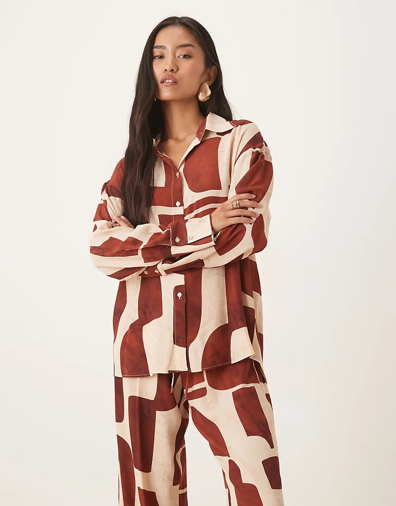 Рубашка Mango с длинными рукавами и абстрактным принтом
Рубашка Mango с длинными рукавами и абстрактным принтом