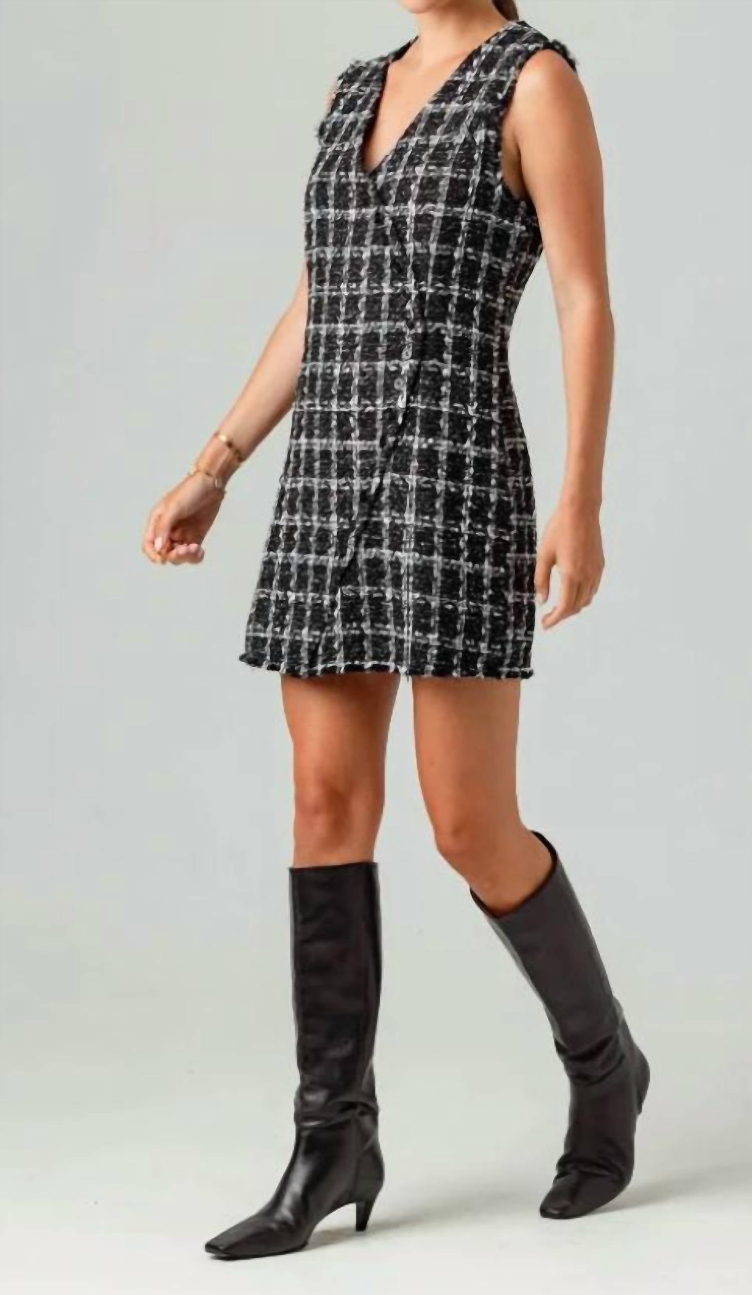 Платье Лира на матовом окне sundays, цвет frosted window
Платье Лира на матовом окне sundays, цвет frosted window