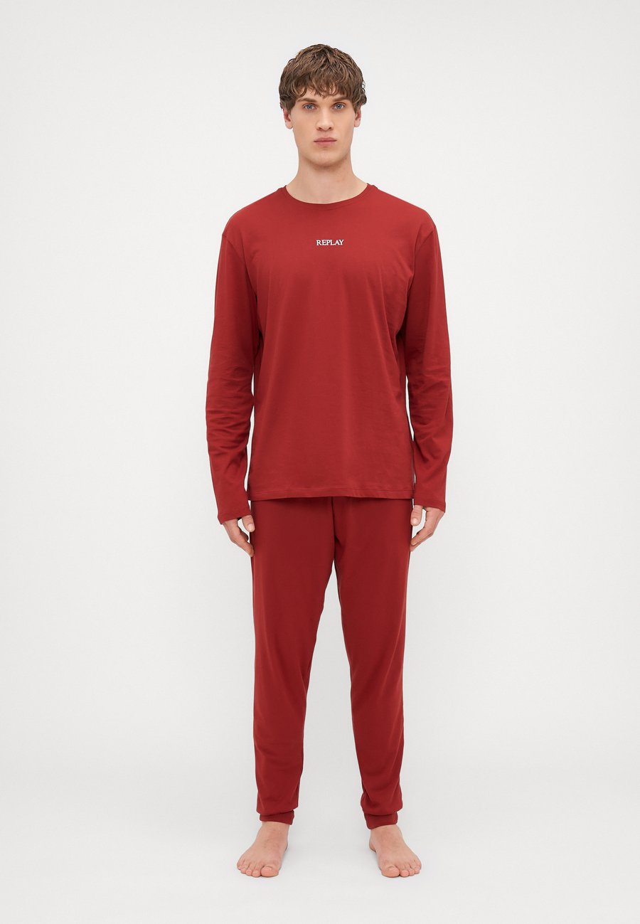 Пижамный комплект Replay Pyjama set, Wine Red/Bordeaux
Пижамный комплект Replay Pyjama set, Wine Red/Bordeaux
