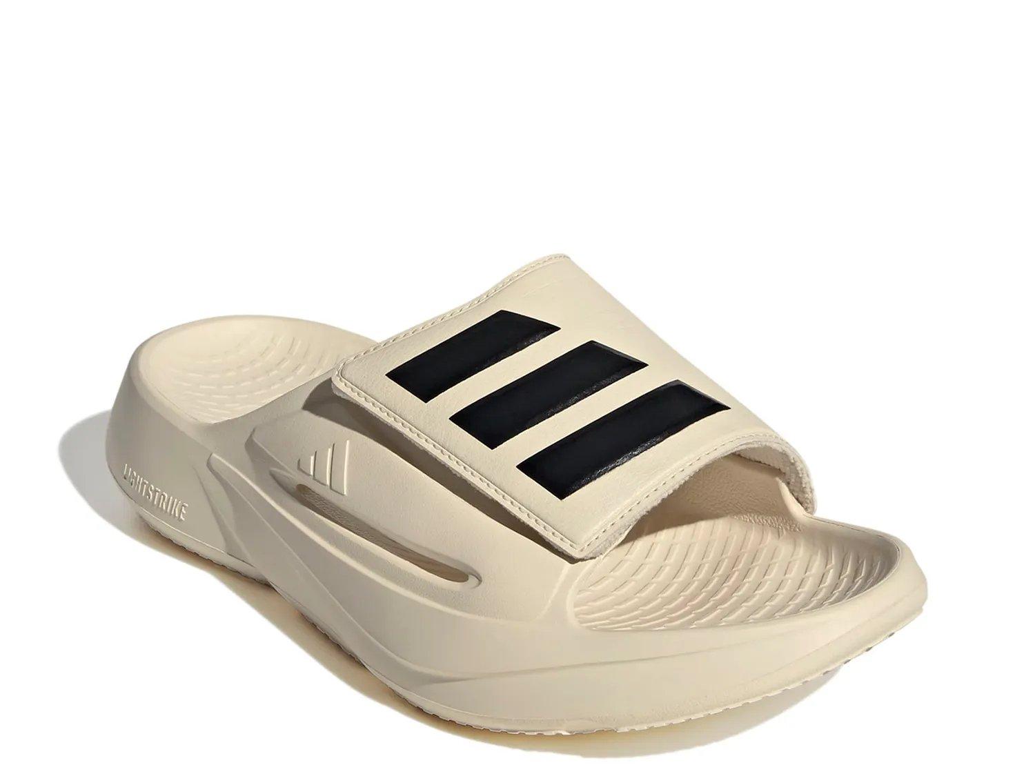 Сандалии adidas Lightblaze Slide Sandal, белый/черный
Сандалии adidas Lightblaze Slide Sandal, белый/черный