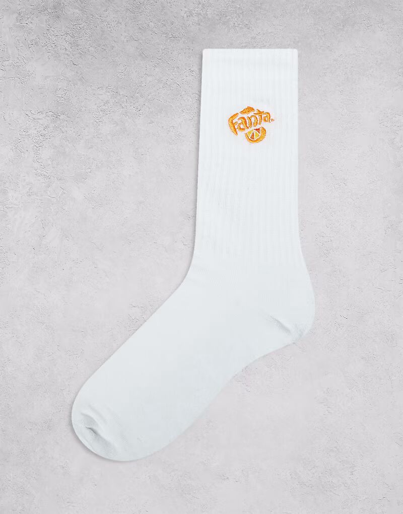 Носки ASOS DESIGN Fanta с вышитым логотипом белого цвета
Носки ASOS DESIGN Fanta с вышитым логотипом белого цвета