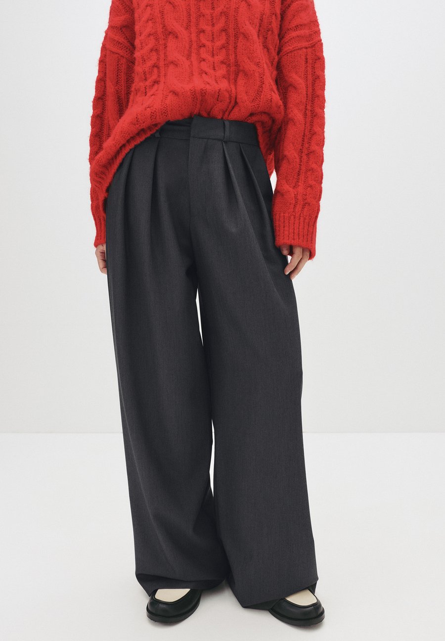 Брюки PULL&BEAR DOUBLE DART SMART, Grey
Брюки PULL&BEAR DOUBLE DART SMART, Grey