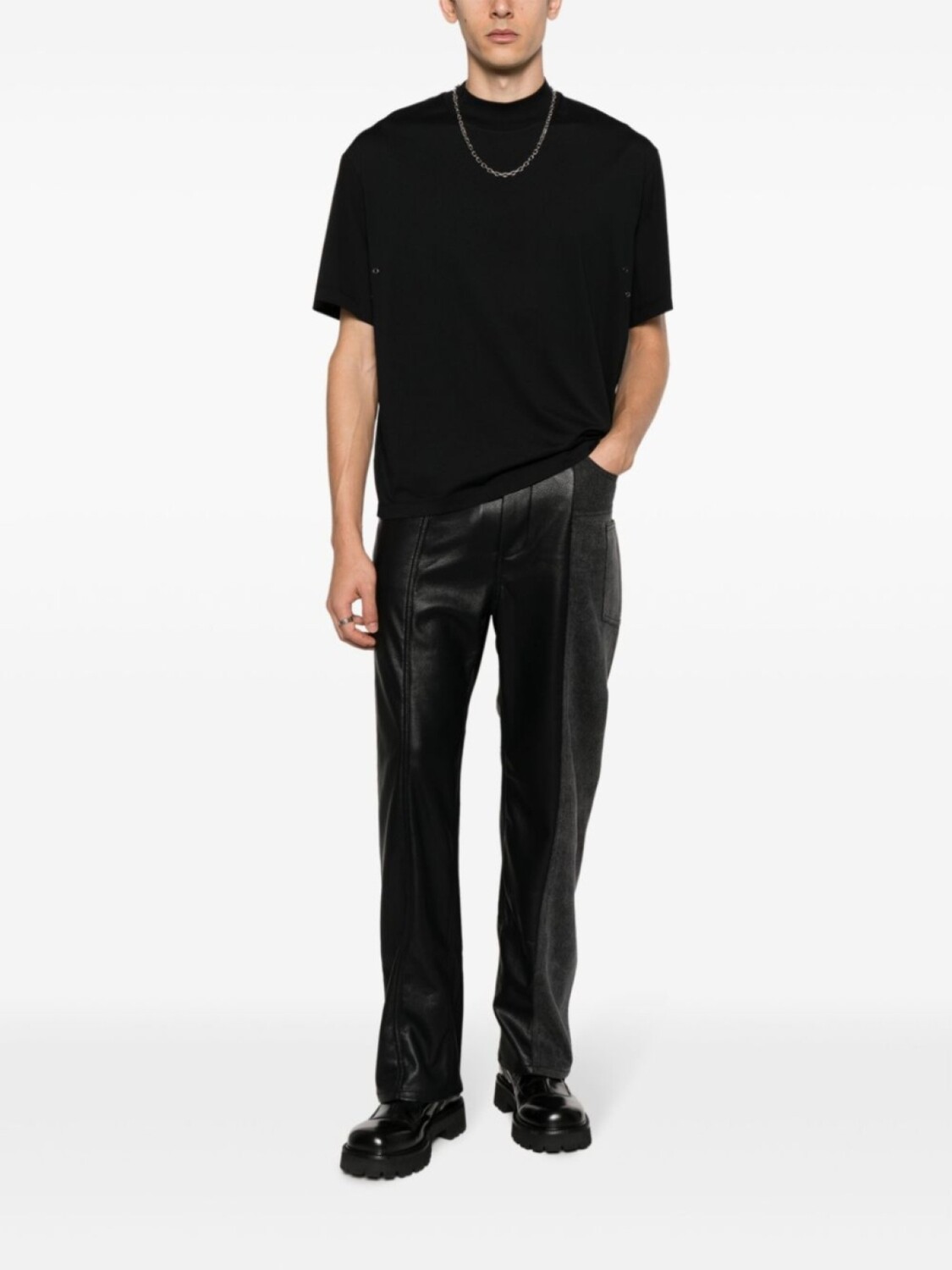 Футболка Neil Barrett из хлопка с круглым вырезом, черный
Футболка Neil Barrett из хлопка с круглым вырезом, черный