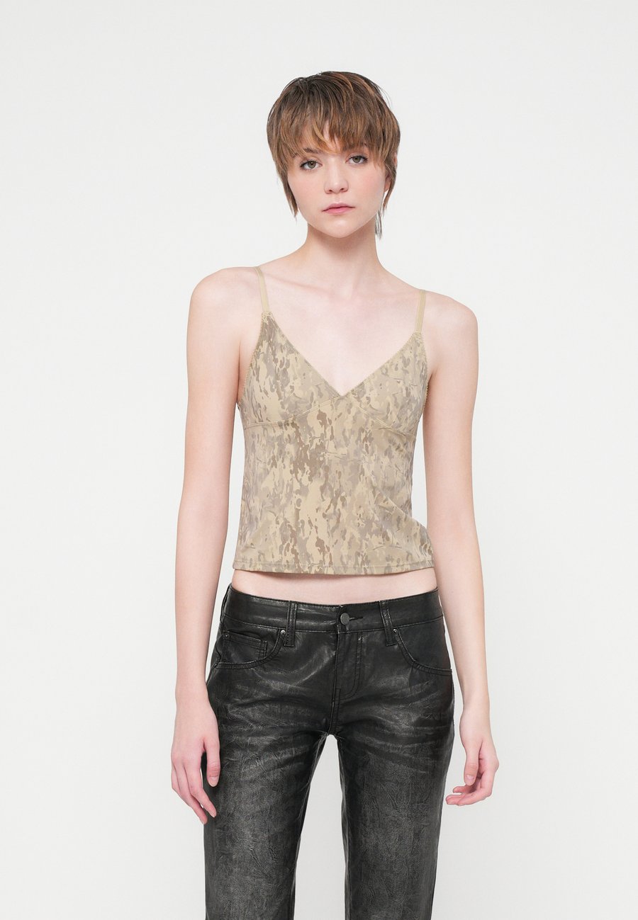 Топ BDG Urban Outfitters JE TAIME CAMI, Khaki
Топ BDG Urban Outfitters JE TAIME CAMI, Khaki