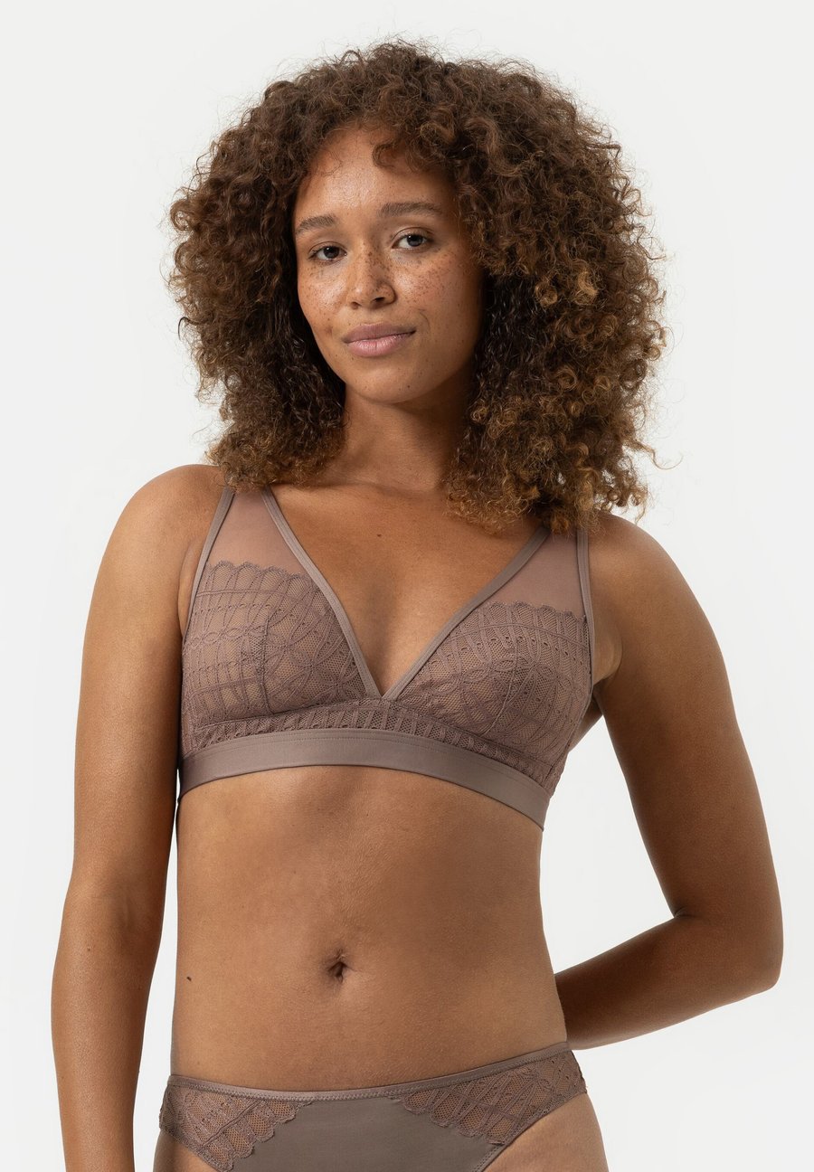 Бюстгальтер mey Triangle bra, Milk`N Coffee/Light Brown
Бюстгальтер mey Triangle bra, Milk`N Coffee/Light Brown