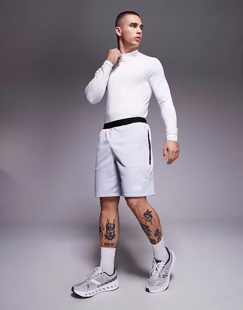 Шорты из высокотехнологичного флиса The North Face Mountain Athletics серого цвета
Шорты из высокотехнологичного флиса The North Face Mountain Athletics серого цвета