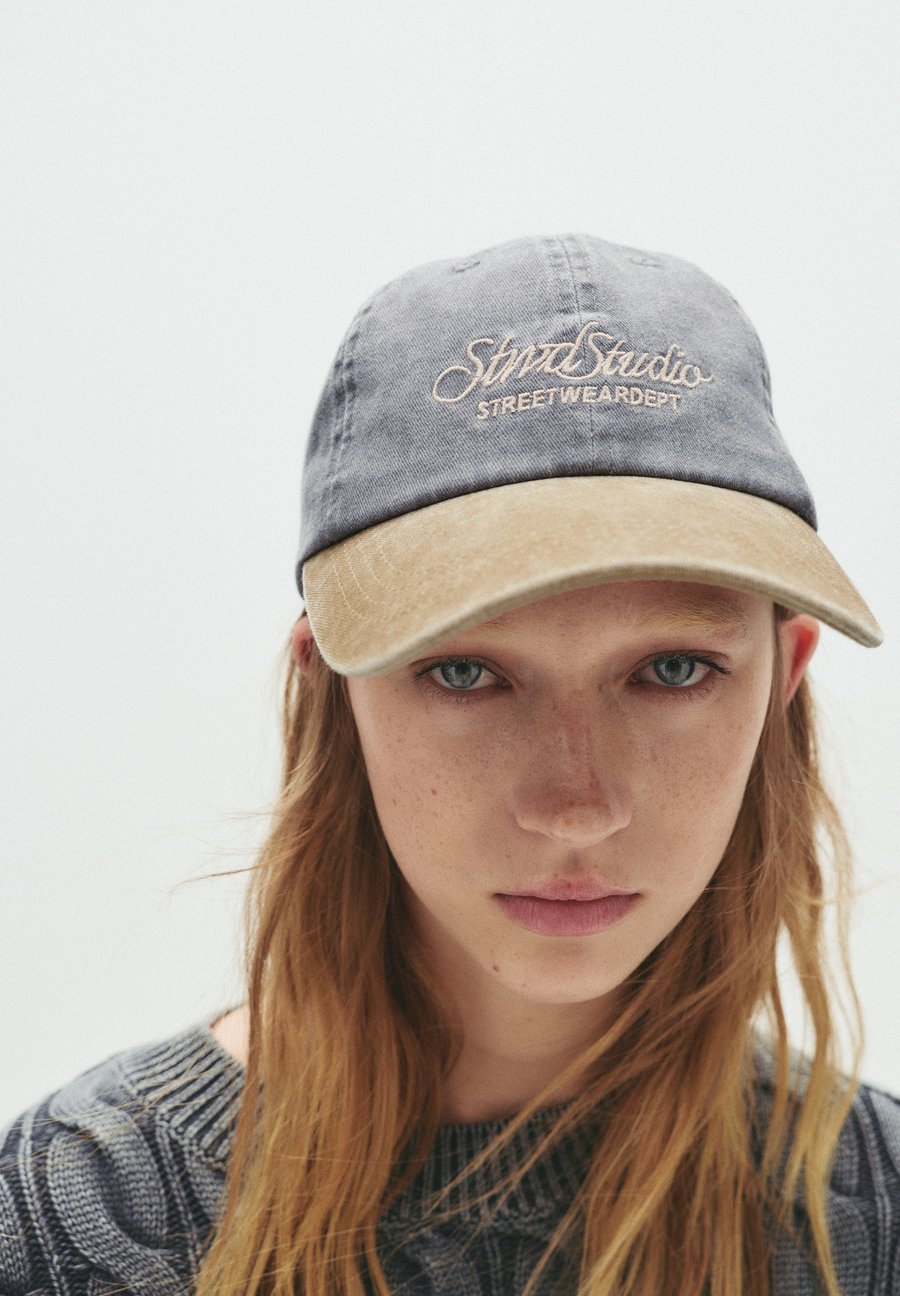 Бейсболка PULL&BEAR EMBROIDERED, Khaki
Бейсболка PULL&BEAR EMBROIDERED, Khaki