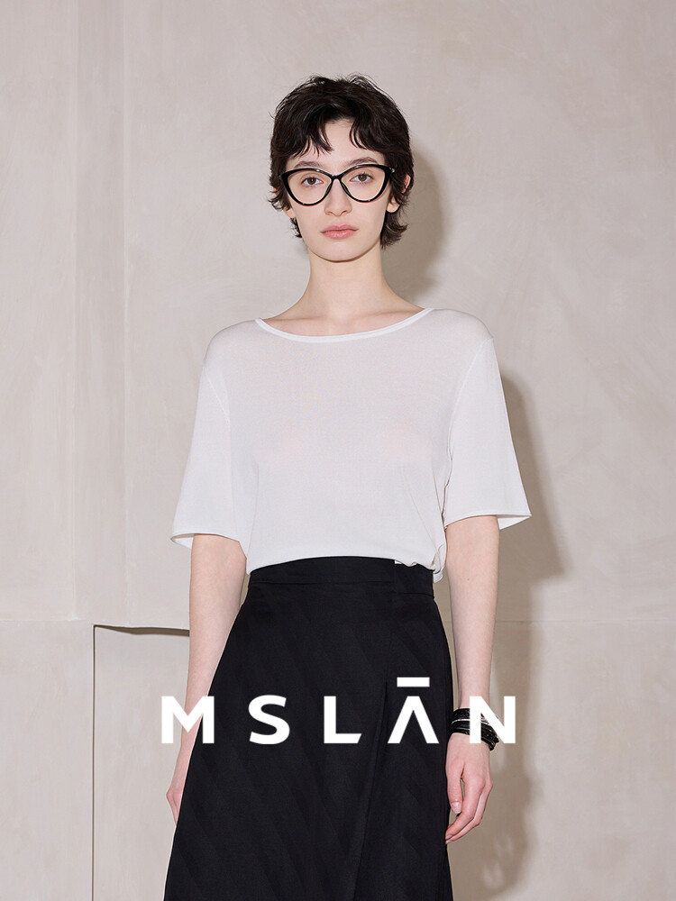 Футболка MSlan 2024 с закругленными краями, кремовый
Футболка MSlan 2024 с закругленными краями, кремовый