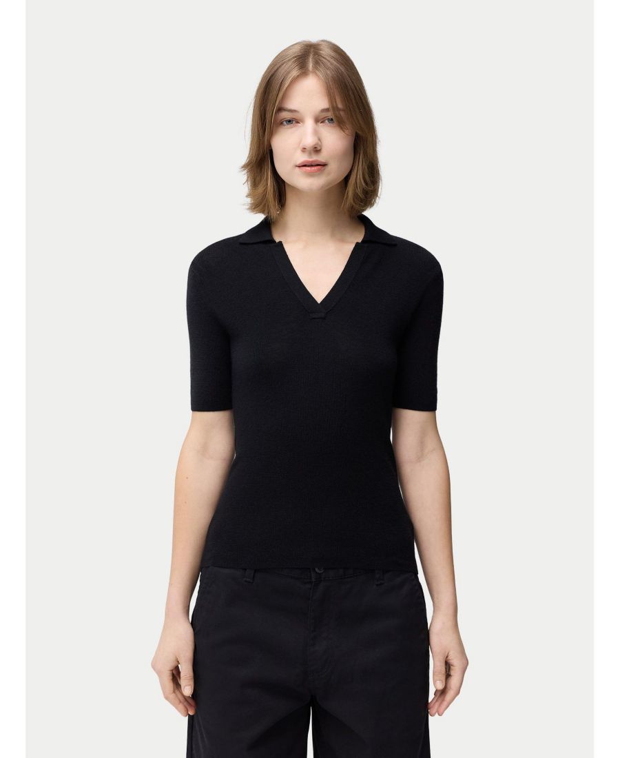 Женская кашемировая шелковая рубашка поло Gobi Cashmere, Black-strech limo
Женская кашемировая шелковая рубашка поло Gobi Cashmere, Black-strech limo