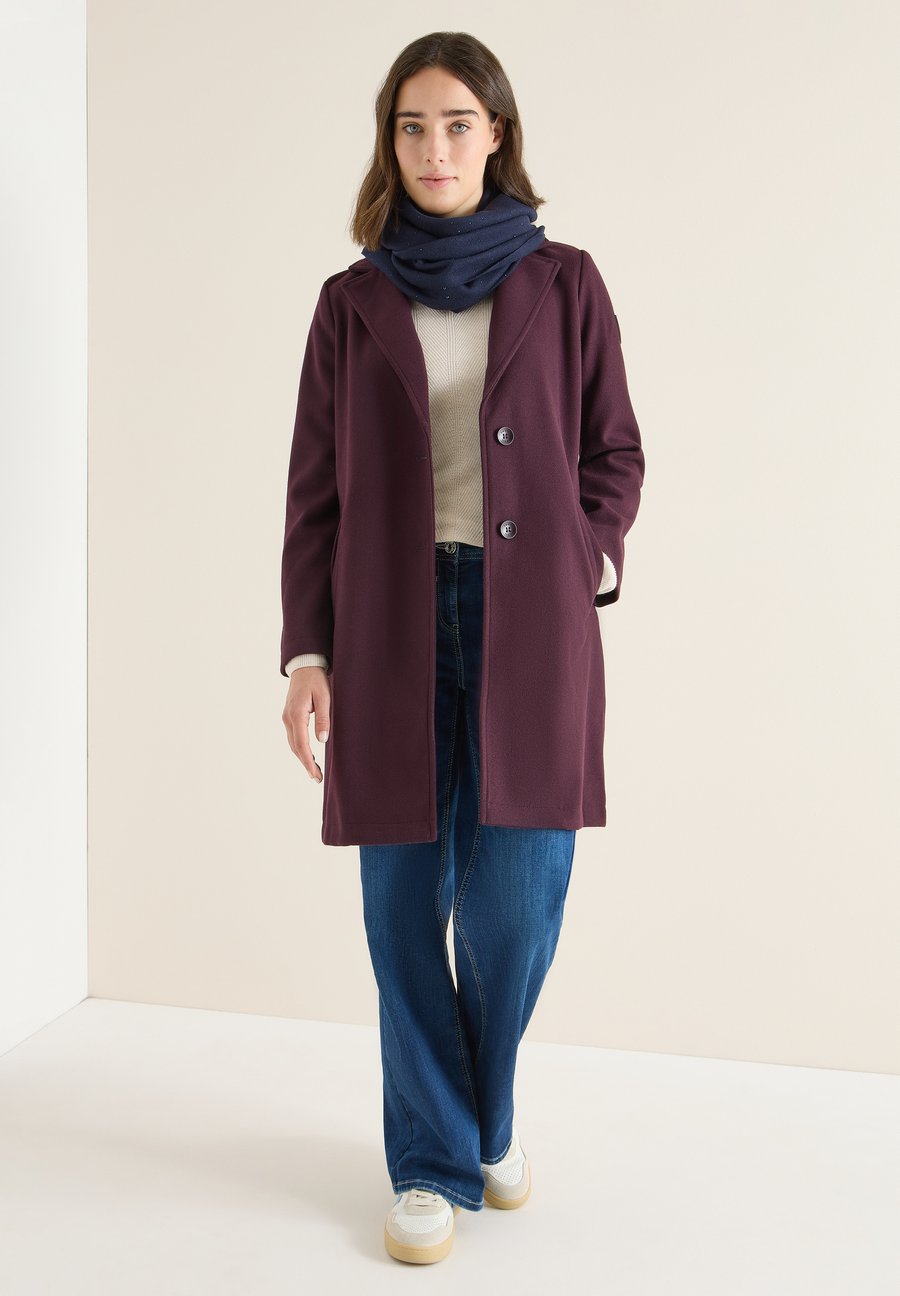 Шарф Cecil MIT SCHMUCKSTEINEN, Blau/Dark Blue
Шарф Cecil MIT SCHMUCKSTEINEN, Blau/Dark Blue