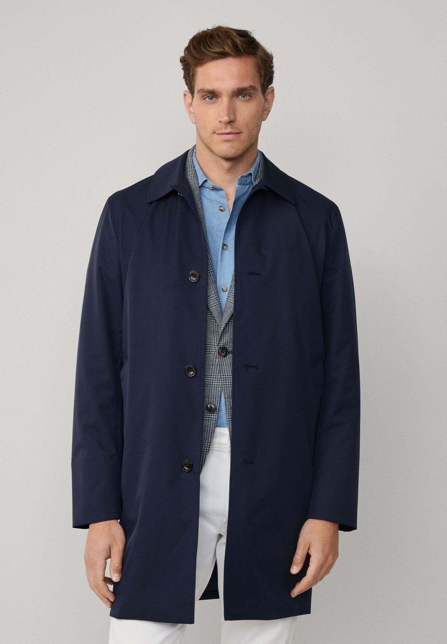 Пальто Hackett London BELGRAVIA , Midnight Blue/Dark Blue
Пальто Hackett London BELGRAVIA , Midnight Blue/Dark Blue